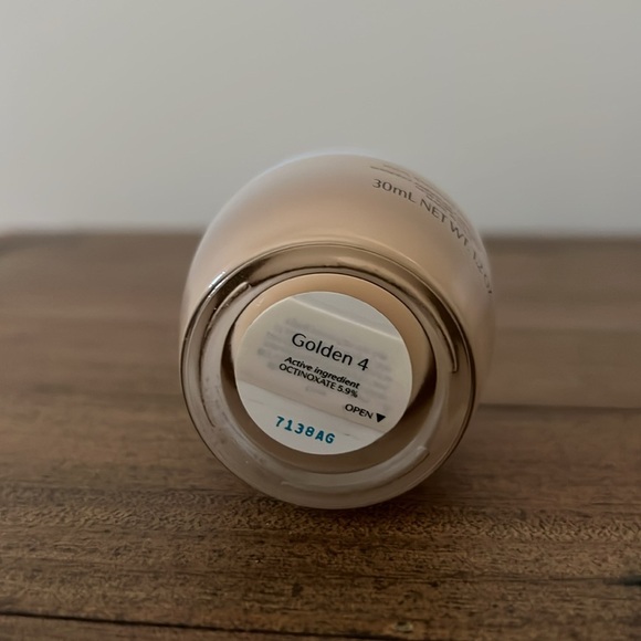 Shiseido future solution lx shade Golden 4 - Picture 3 of 9